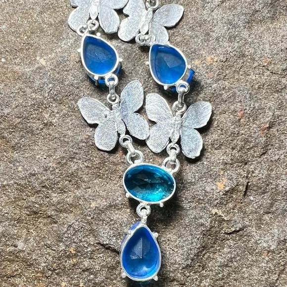 Blue chalcedony & topaz butterfly necklace - Picture 6 of 8